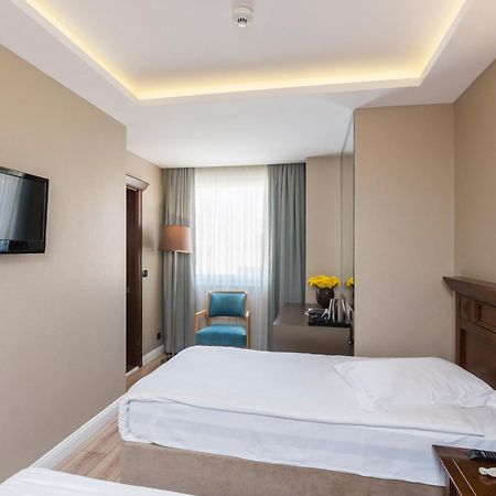 Semsan Hotel Istanboel Buitenkant foto