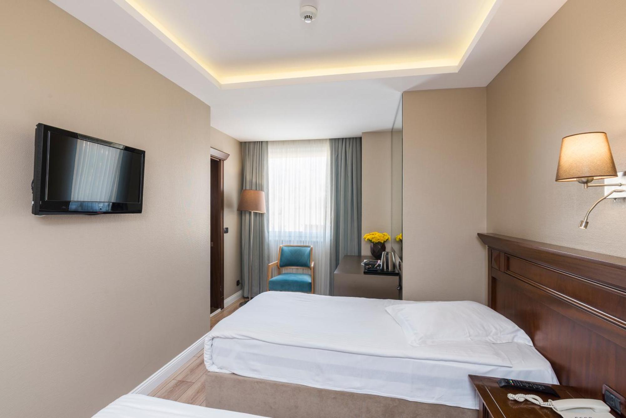Semsan Hotel Istanboel Buitenkant foto