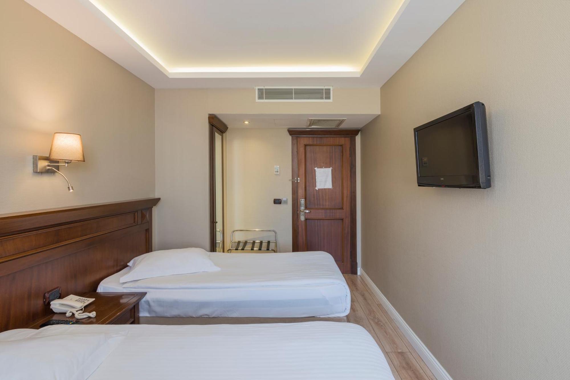 Semsan Hotel Istanboel Buitenkant foto